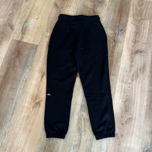 ALO Yoga Sweatpant Joggers in Black Size M